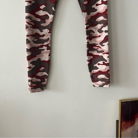 Varley Estrella Leggings in Zion Camo - Picture 4 of 7